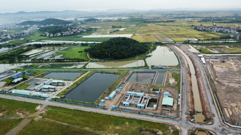 Apple Supplier Foxconn To Invest Extra $383 Mln In Northern Vietnam